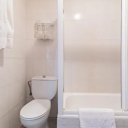 3 Bedrooms Familieshi King Routes Wifi Apartman *